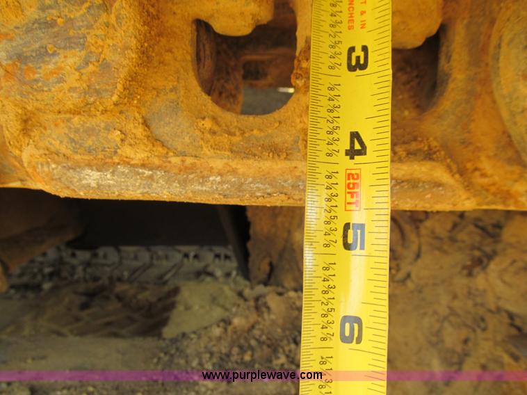 image for item E4976 1980 Caterpillar 235 excavator