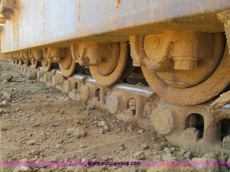 image for item E4976 1980 Caterpillar 235 excavator