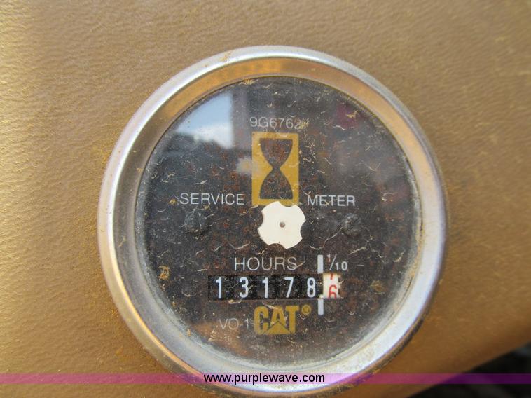 image for item E4976 1980 Caterpillar 235 excavator