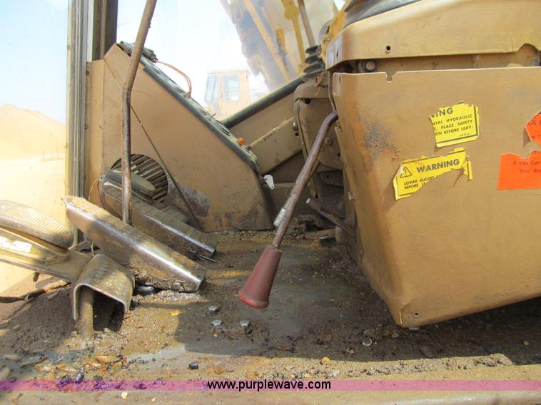 image for item E4976 1980 Caterpillar 235 excavator