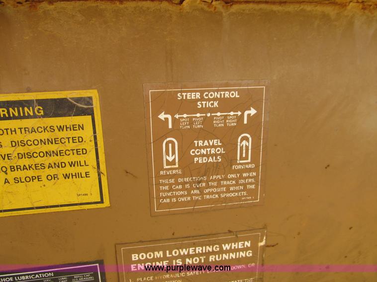 image for item E4976 1980 Caterpillar 235 excavator