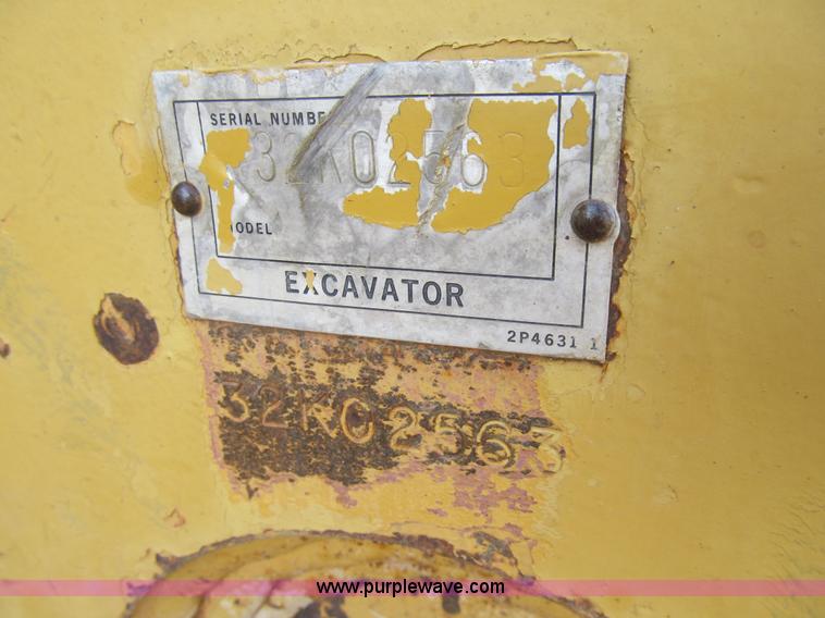 image for item E4976 1980 Caterpillar 235 excavator