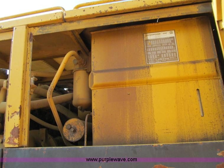 image for item E4976 1980 Caterpillar 235 excavator