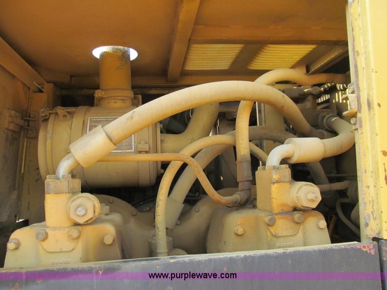 image for item E4976 1980 Caterpillar 235 excavator