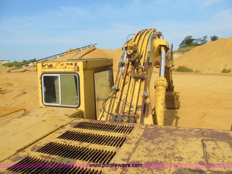 image for item E4976 1980 Caterpillar 235 excavator