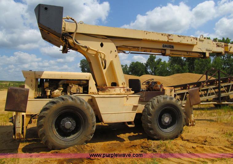 image for item E4978 1976 Galion 150A rough terrain crane