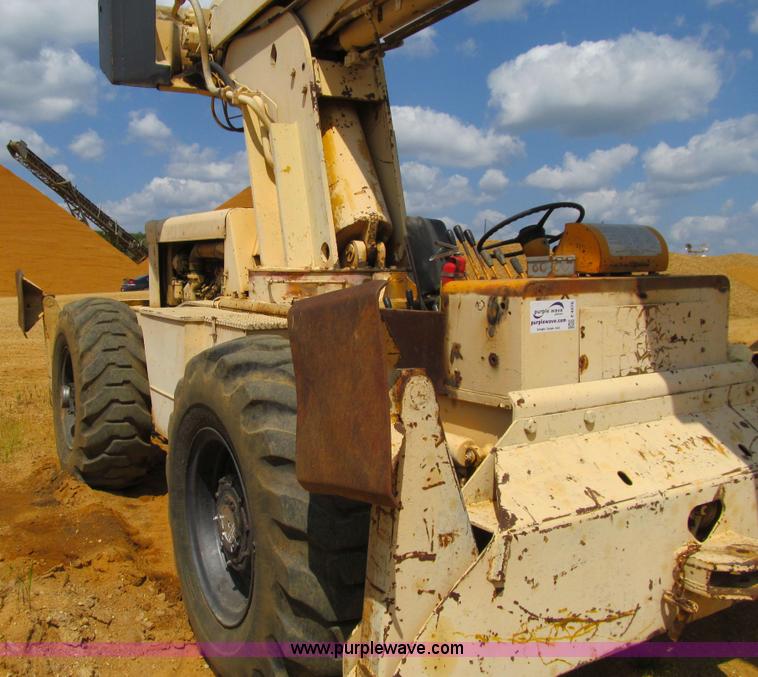 image for item E4978 1976 Galion 150A rough terrain crane