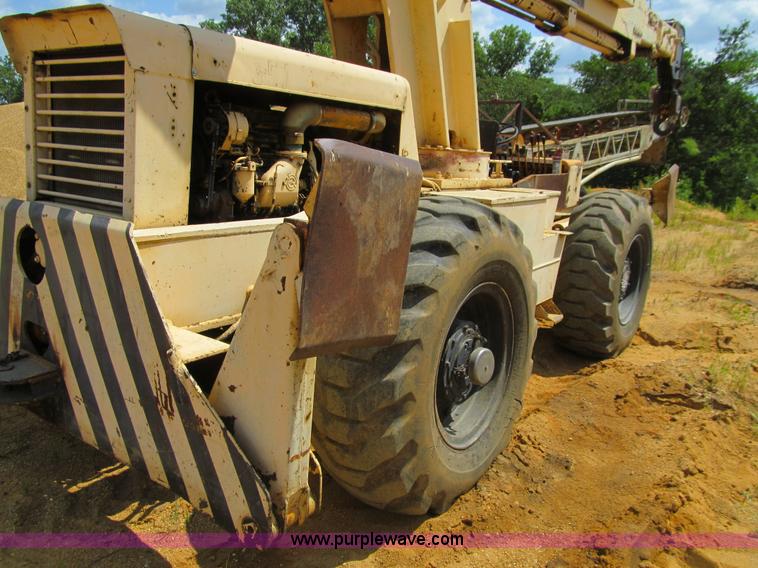 image for item E4978 1976 Galion 150A rough terrain crane