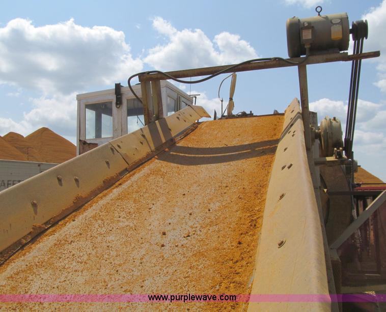 image for item E4979 Custom built portable vibratory feeder