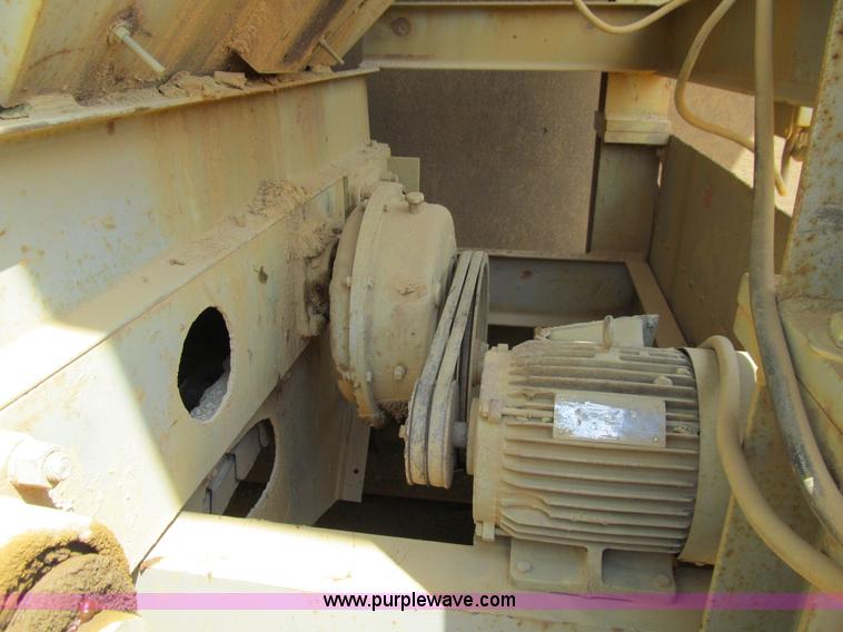 image for item E4979 Custom built portable vibratory feeder