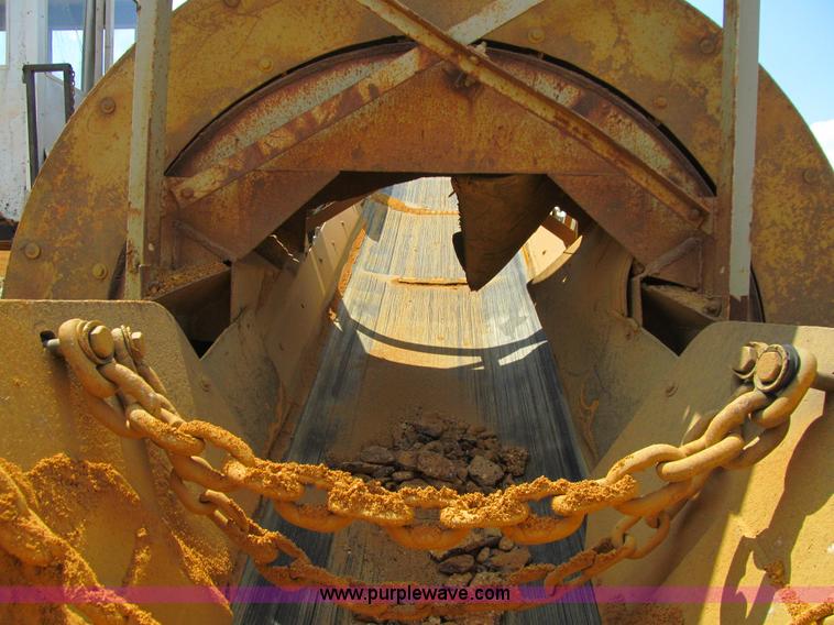 image for item E4980 Universal 880 Super G 4300 portable jaw/roll crushing plant