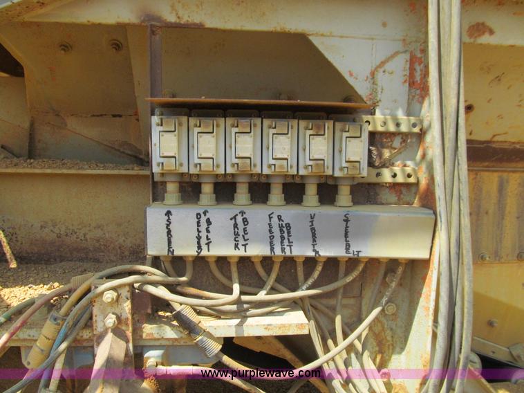 image for item E4980 Universal 880 Super G 4300 portable jaw/roll crushing plant