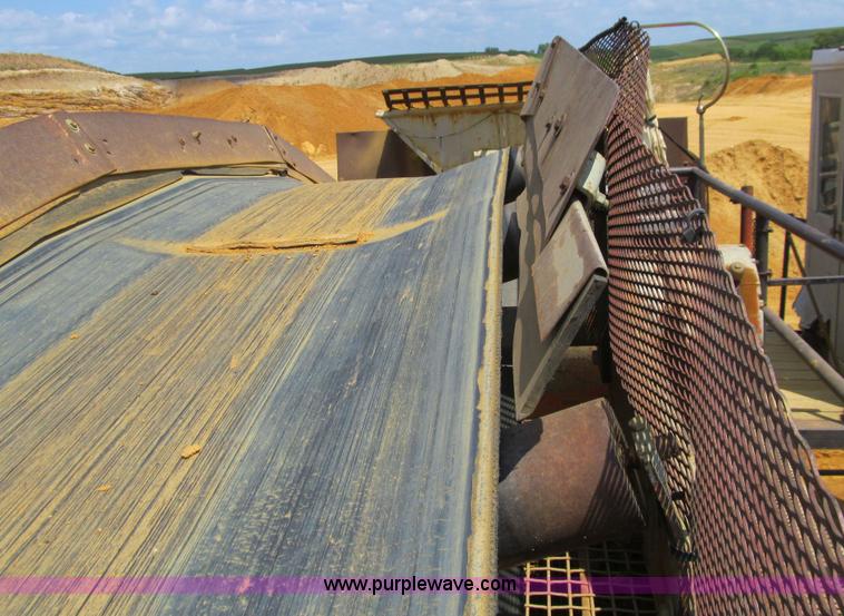 image for item E4980 Universal 880 Super G 4300 portable jaw/roll crushing plant