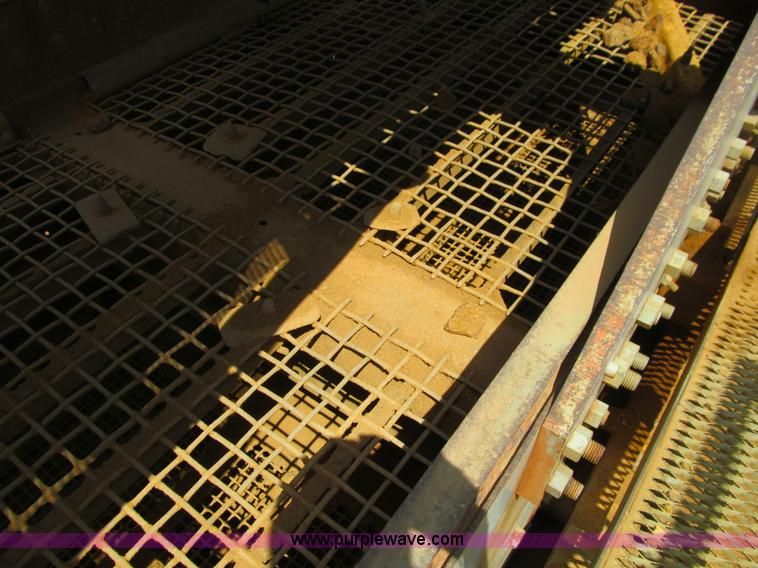 image for item E4980 Universal 880 Super G 4300 portable jaw/roll crushing plant