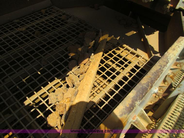 image for item E4980 Universal 880 Super G 4300 portable jaw/roll crushing plant