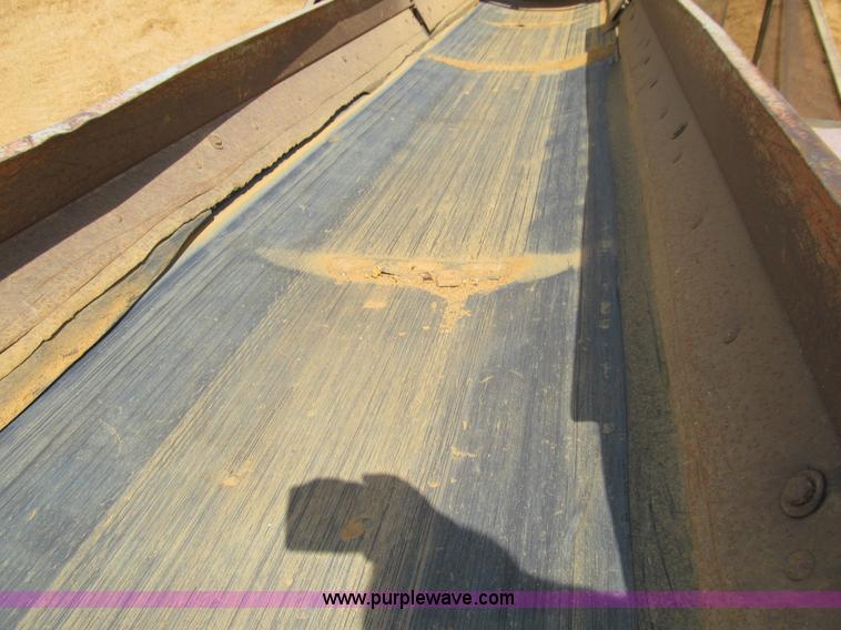 image for item E4980 Universal 880 Super G 4300 portable jaw/roll crushing plant