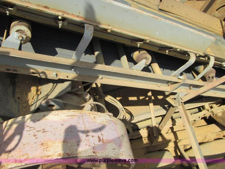 image for item E4980 Universal 880 Super G 4300 portable jaw/roll crushing plant