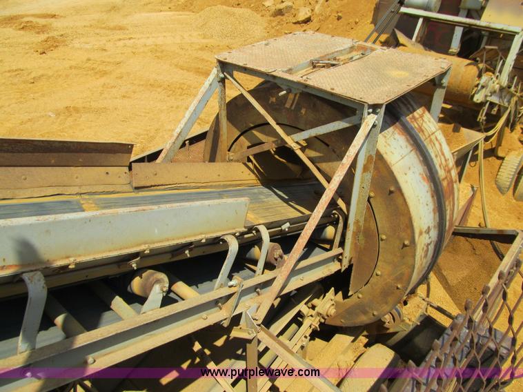 image for item E4980 Universal 880 Super G 4300 portable jaw/roll crushing plant