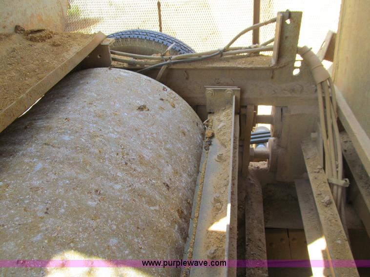 image for item E4980 Universal 880 Super G 4300 portable jaw/roll crushing plant