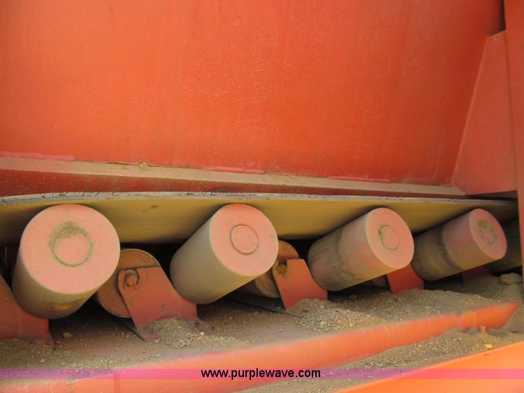 image for item E4982 Finlay 390 hydrascreen 5' x 12' two-deck portable screening plant