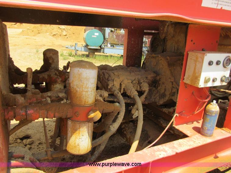 image for item E4982 Finlay 390 hydrascreen 5' x 12' two-deck portable screening plant