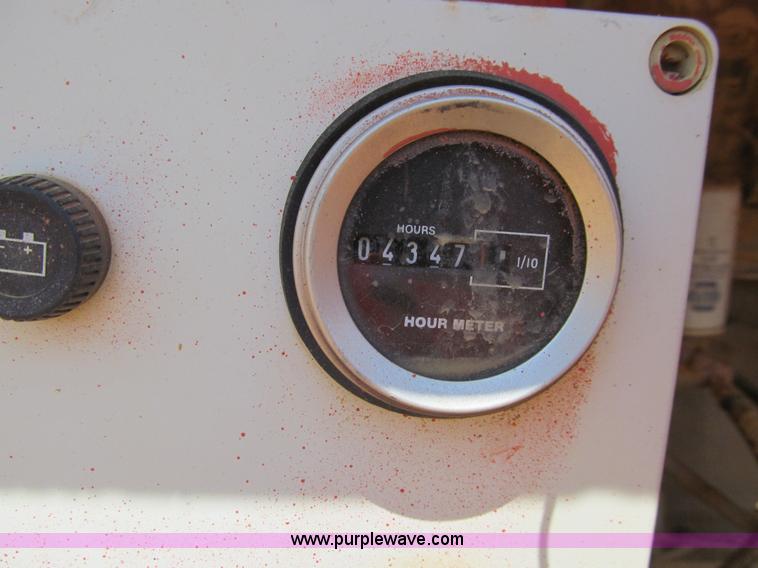 image for item E4982 Finlay 390 hydrascreen 5' x 12' two-deck portable screening plant