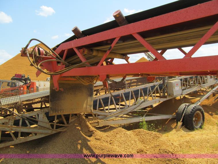 image for item E4982 Finlay 390 hydrascreen 5' x 12' two-deck portable screening plant