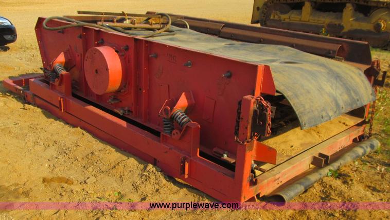 image for item E4982 Finlay 390 hydrascreen 5' x 12' two-deck portable screening plant