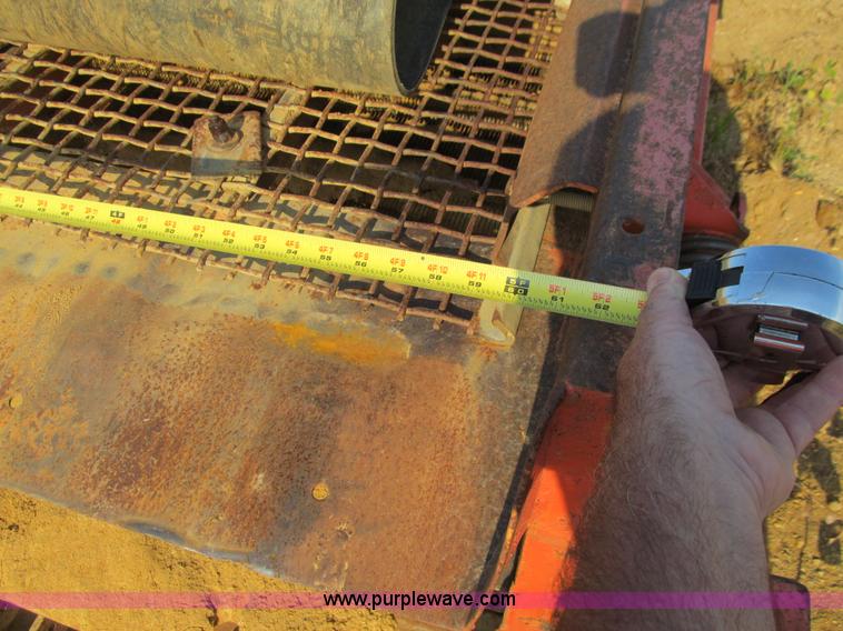 image for item E4982 Finlay 390 hydrascreen 5' x 12' two-deck portable screening plant