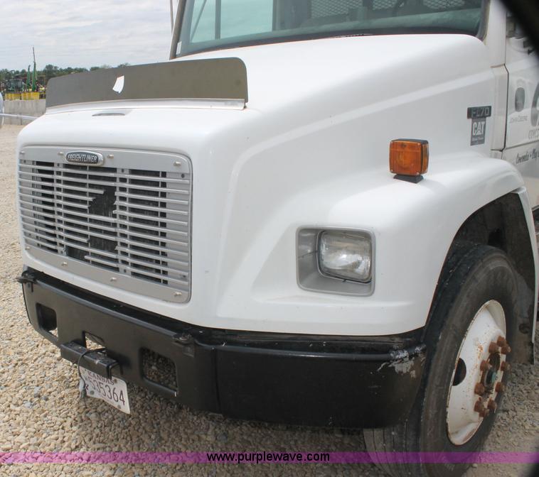image for item AJ9378 1997 Freightliner FL70 flatbed truck