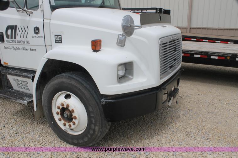 image for item AJ9378 1997 Freightliner FL70 flatbed truck