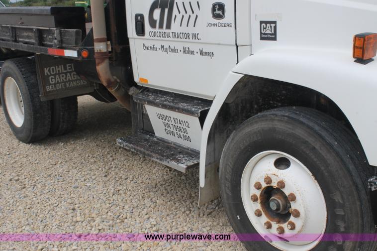 image for item AJ9378 1997 Freightliner FL70 flatbed truck