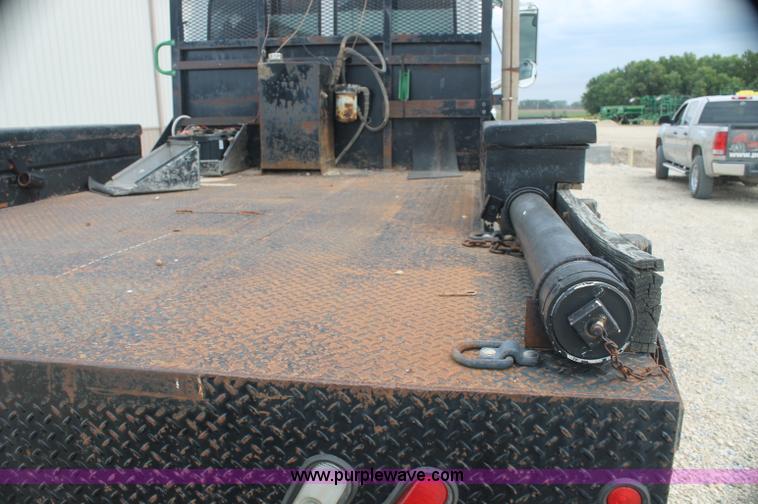 image for item AJ9378 1997 Freightliner FL70 flatbed truck