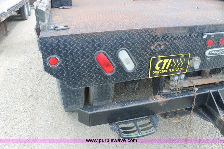 image for item AJ9378 1997 Freightliner FL70 flatbed truck