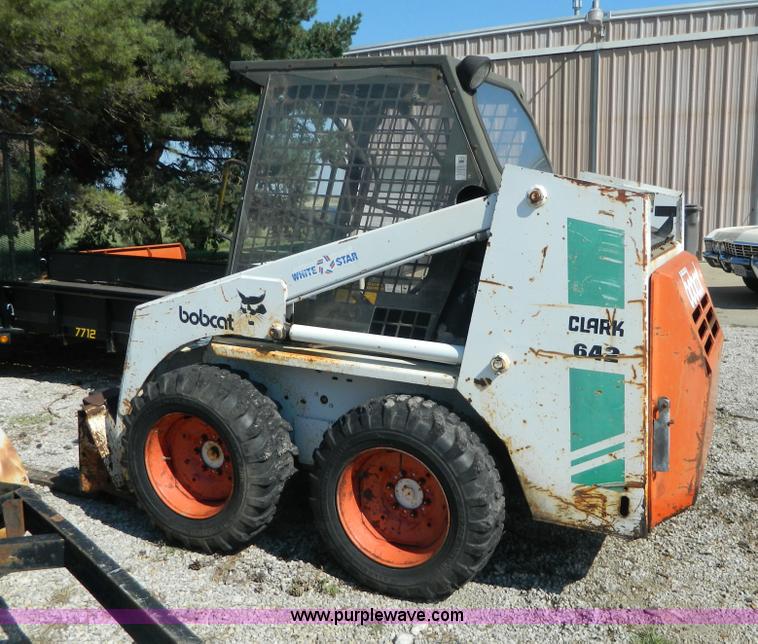 image for item AX9745 1982 Bobcat 642 skid steer