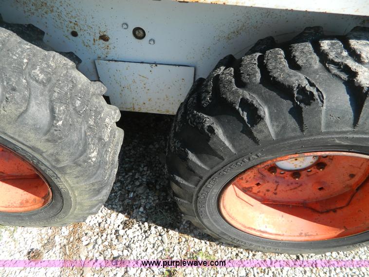 image for item AX9745 1982 Bobcat 642 skid steer