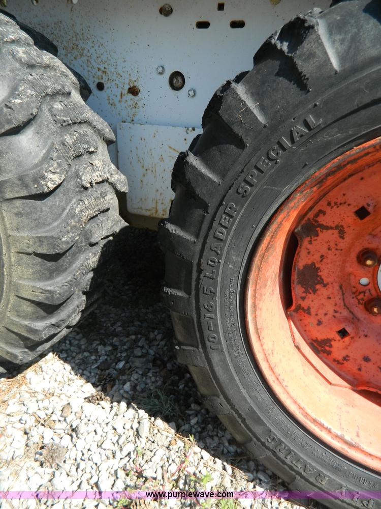 image for item AX9745 1982 Bobcat 642 skid steer