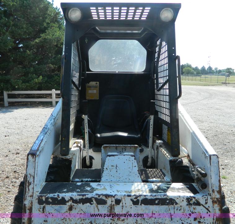 image for item AX9745 1982 Bobcat 642 skid steer