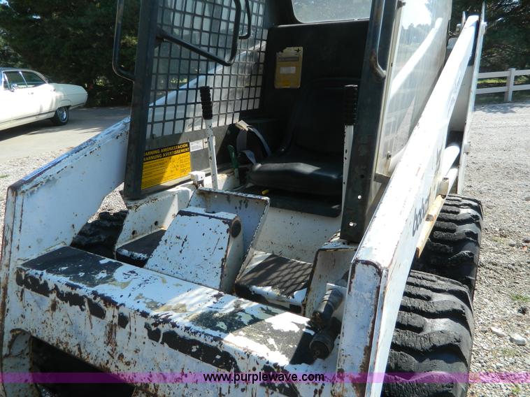 image for item AX9745 1982 Bobcat 642 skid steer