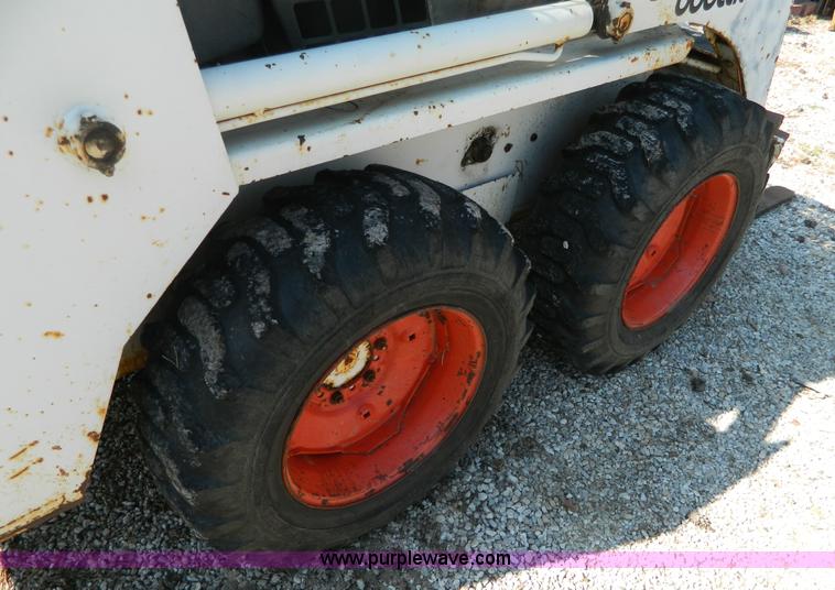 image for item AX9745 1982 Bobcat 642 skid steer
