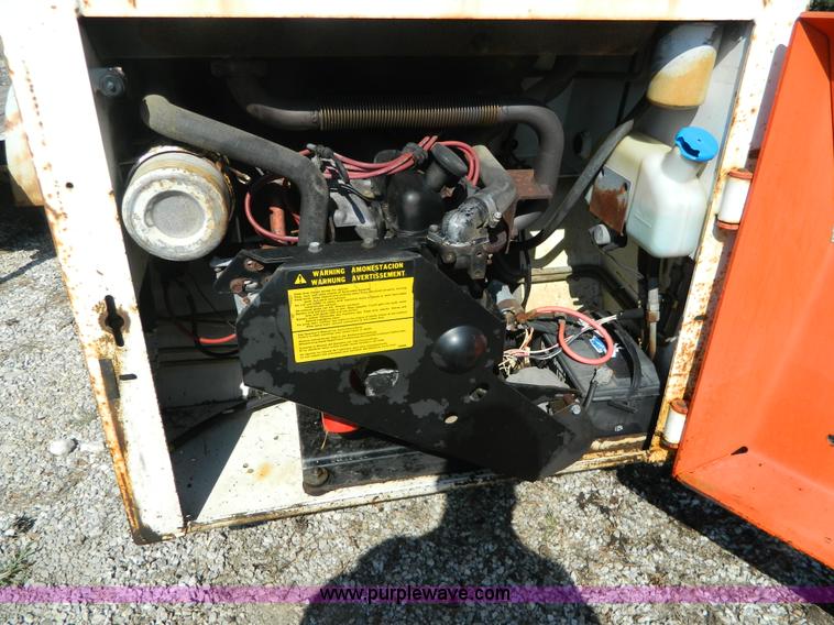 image for item AX9745 1982 Bobcat 642 skid steer