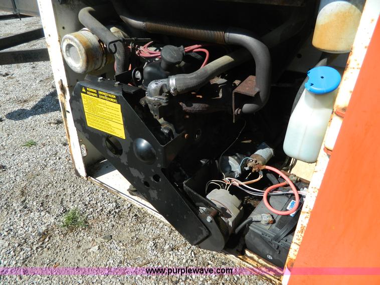 image for item AX9745 1982 Bobcat 642 skid steer