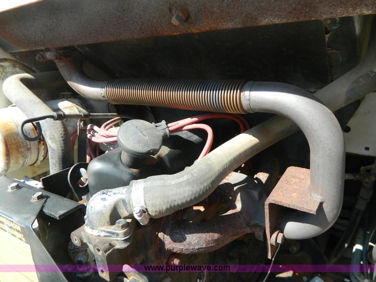 image for item AX9745 1982 Bobcat 642 skid steer