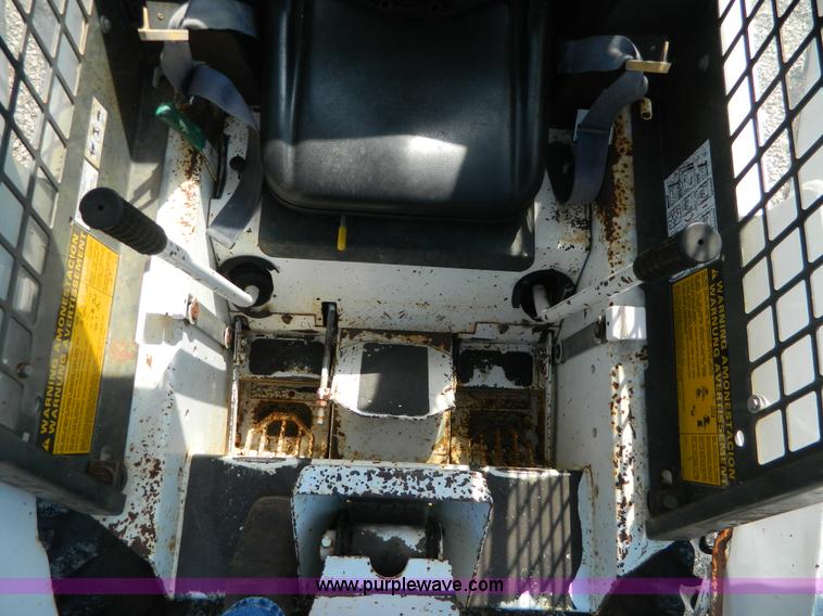 image for item AX9745 1982 Bobcat 642 skid steer