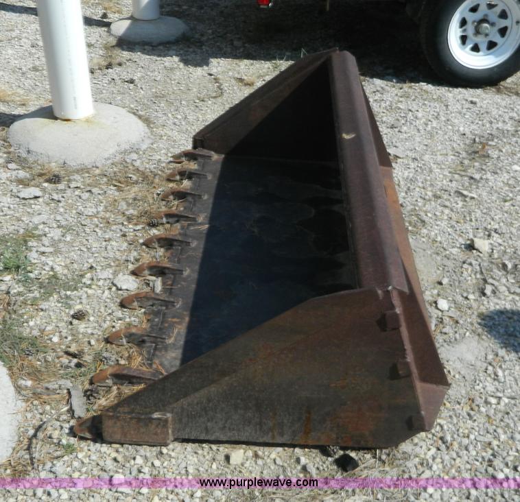 image for item AX9745 1982 Bobcat 642 skid steer
