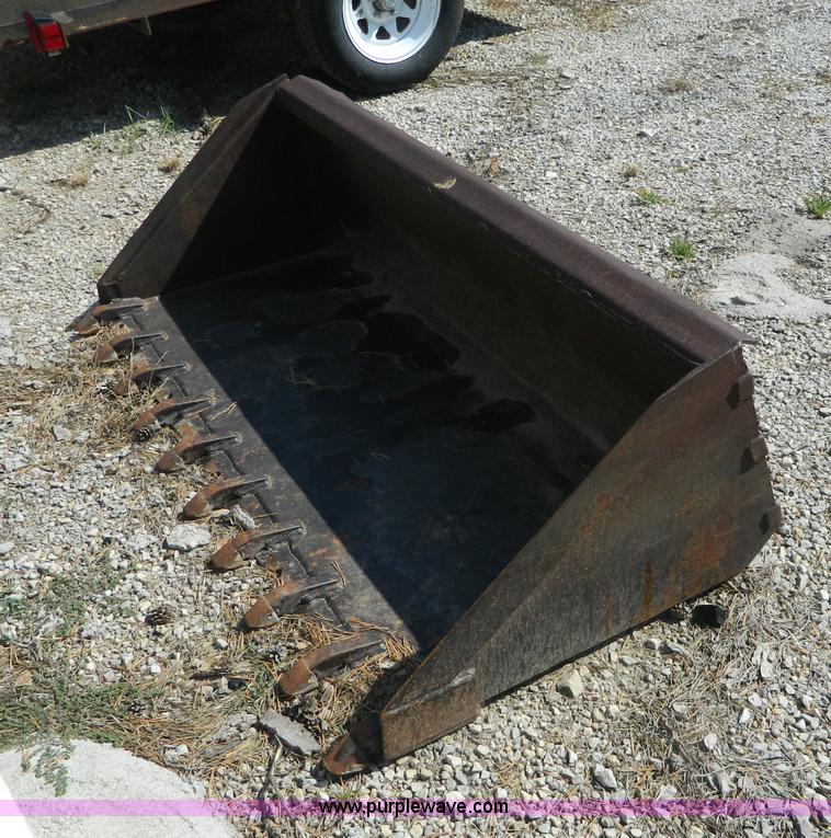 image for item AX9745 1982 Bobcat 642 skid steer