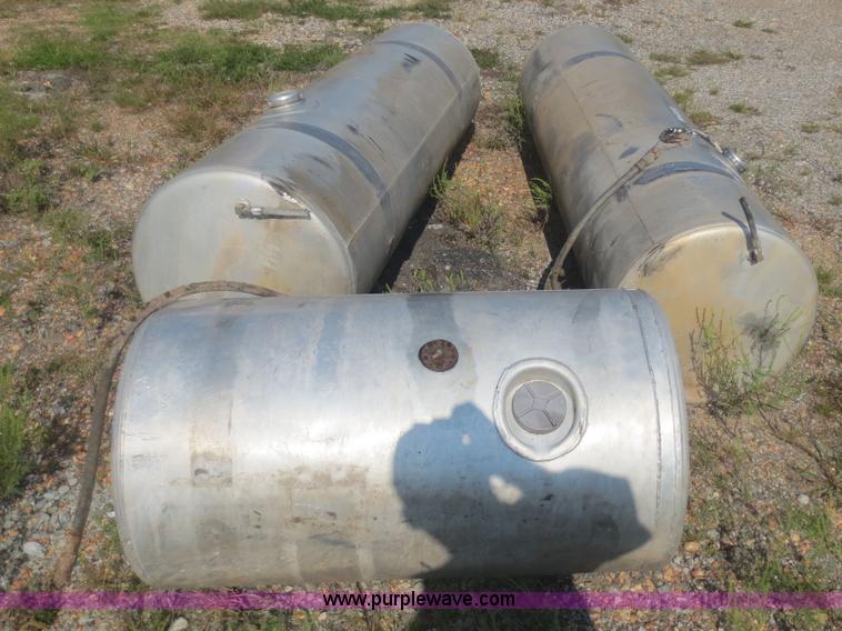 image for item AZ9194 (3) aluminum fuel tanks