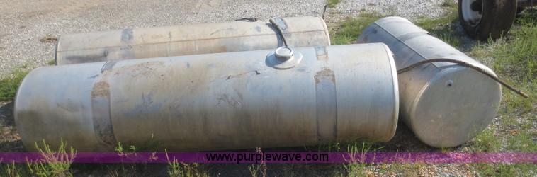 image for item AZ9194 (3) aluminum fuel tanks