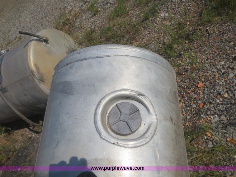 image for item AZ9194 (3) aluminum fuel tanks