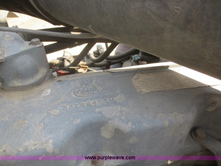 image for item D2116 1993 Mack CH613 semi truck